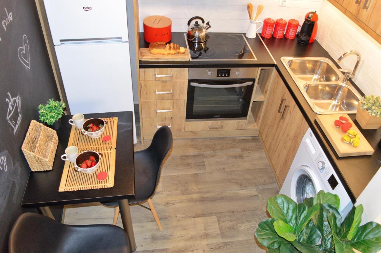 Aelia Apartment Lixouri Bagian luar foto